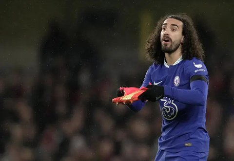 Kapten Southampton Kartu Merah Setelah Jambak Rambut Cucurella, Berikut Penjelasannya