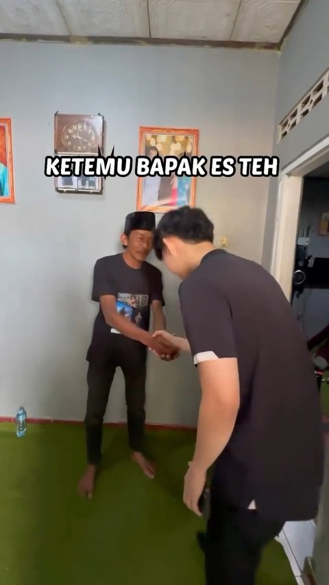 Pecah Tangis Sonhaji Penjual Es Teh Viral Dapat Bantuan Uang Tunai Rp100 Juta dari Willie Salim