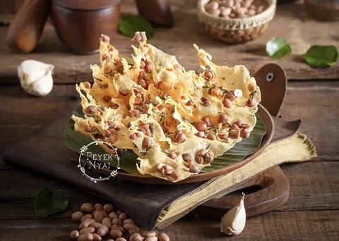 8 Resep Peyek Kacang Super Renyah, Lezat dan Tahan Lama