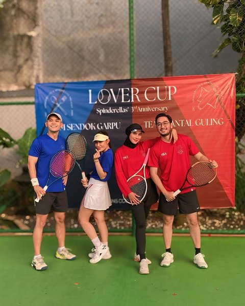 Tampilan Syahnaz saat Main Tenis Bareng Suami, Terpancar Aura Ibu Bupati