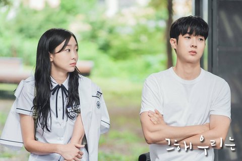 10 Drama Korea yang Cocok Ditonton saat Hujan, Punya Vibes yang Bikin Nyaman