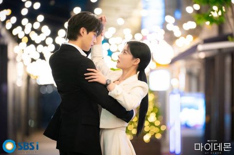 10 Drama Korea yang Cocok Ditonton saat Hujan, Punya Vibes yang Bikin Nyaman