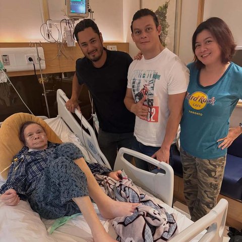 Potret Ayah Baim Wong Rawat Inap di RS, Dapat Banyak Dukungan Untuk Sembuh & Dijenguk Banyak Rekan Artis Ternama