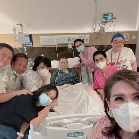 Potret Ayah Baim Wong Rawat Inap di RS, Dapat Banyak Dukungan Untuk Sembuh & Dijenguk Banyak Rekan Artis Ternama