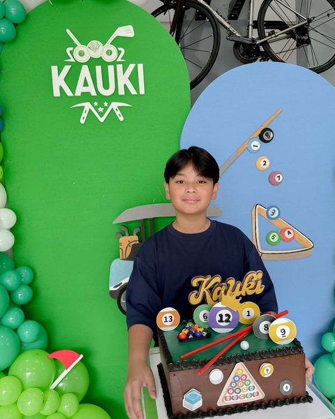 Potret Ultah Kauki Anak Wendi Cagur Usung Tema Hijau Golf dan Biliar, Seru & Penuh Kehangatan Bersama Keluarga