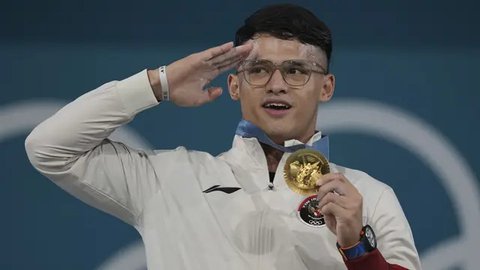 Berhasil Raih Medali Perak di IWF World Championship 2024, Rizki Juniansyah dapat Kabar Kemenangan saat Tidur