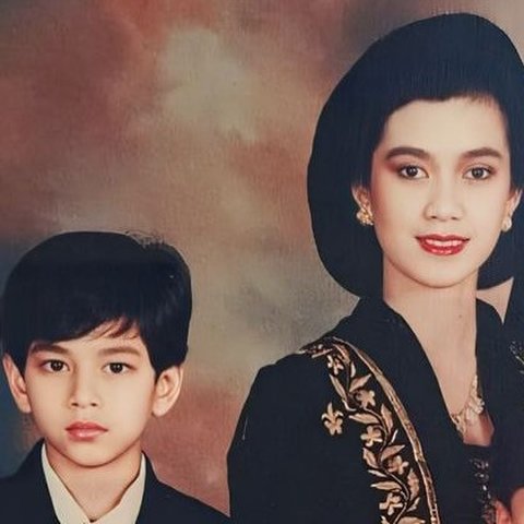 Raffi Ahmad Beri Kalimat Menyentuh di Ulang Tahun Mama Amy, Netizen Ikut Memberi Doa Baik