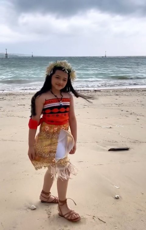 Potret Cantik Arsy Hermansyah Cosplay Jadi Moana di Ultah Ke-10, Perayaan Digelar Sederhana tapi Penuh Kehangatan