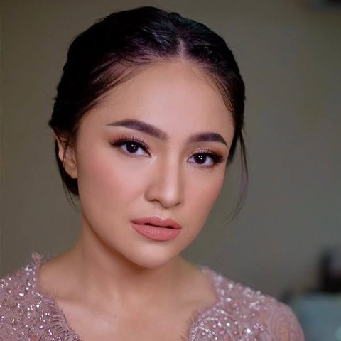 Potret Marshanda di Pernikahan Sang Adik, Tampil dengan Riasan Flawless - Kecantikan Wajahnya Jadi Sorotan