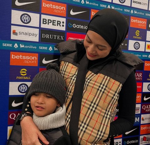 7 Potret Keseruan Nina Zatulini dan Keluarga Liburan ke Milan Bersama Suami dan 3 Anaknya