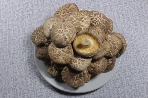 Cara Mudah Bikin Kaldu Jamur Shiitake yang Tahan Lama di Rumah