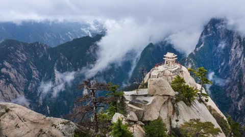 Di China Ada Jasa Sewa Teman Naik Gunung, Makin Tampan Makin Mahal