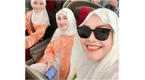 Ayu Ting Ting Tutup Tahun 2024 dengan Boyong Keluarga Besar Umrah Bersama, Tak Ketinggalan Bilqis Sang Anak Tunggal