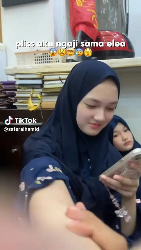 Potret Cantik Shakeela Eleanor Anak Ussy Perdana Pakai Hijab di Acara Kajian yang Jarang Tersorot Kamera