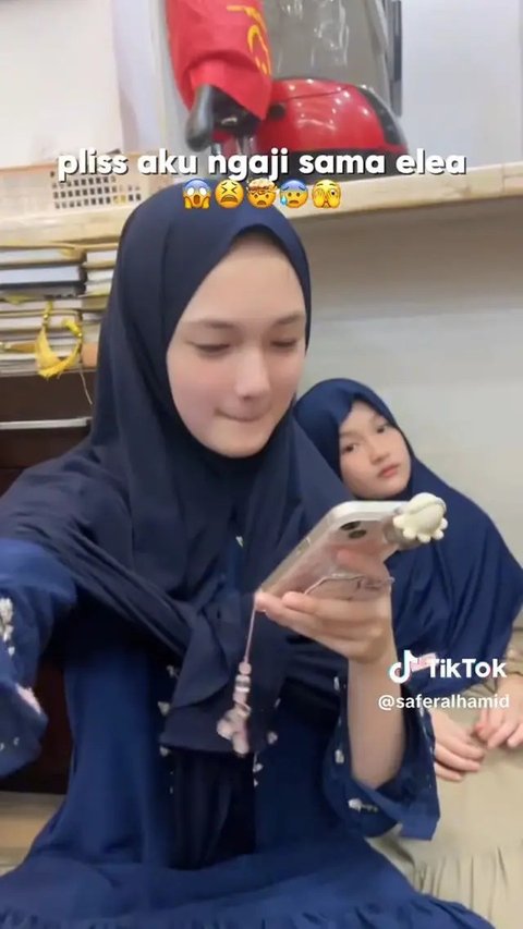 Potret Cantik Shakeela Eleanor Anak Ussy Perdana Pakai Hijab di Acara Kajian yang Jarang Tersorot Kamera