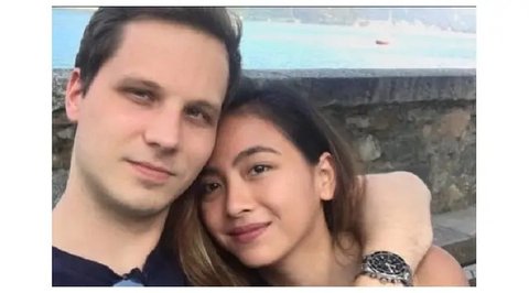 6 Foto Romantis dan Mesra Nadia Vega dengan Mantan Suami Bulenya yang Kini Tinggal Kenangan