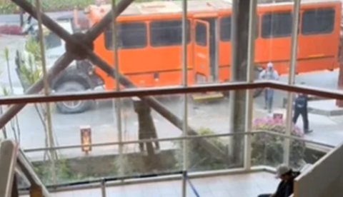 Daerah di Indonesia Ini Ternyata Punya Bus Anti Peluru, Begini Potretnya Penumpang Tak Bisa Lihat Pemandangan Luar