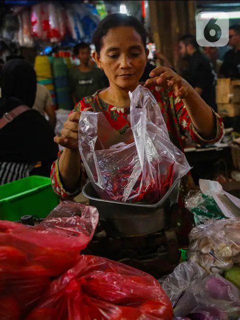 FOTO: Jelang Natal 2024 dan Tahun Baru 2025, Harga Bahan-Bahan Pokok Naik