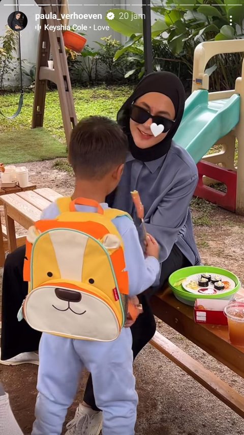 Lama Tak Jumpa, Kiano Anak Baim Wong Langsung Cium Paula Verhoeven saat Bertemu di Sekolah