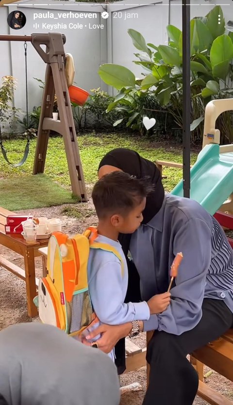 Lama Tak Jumpa, Kiano Anak Baim Wong Langsung Cium Paula Verhoeven saat Bertemu di Sekolah