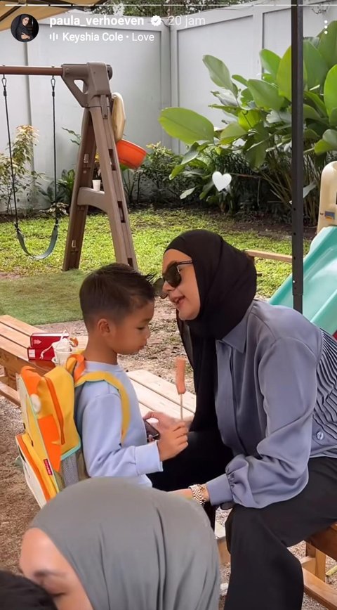 Lama Tak Jumpa, Kiano Anak Baim Wong Langsung Cium Paula Verhoeven saat Bertemu di Sekolah