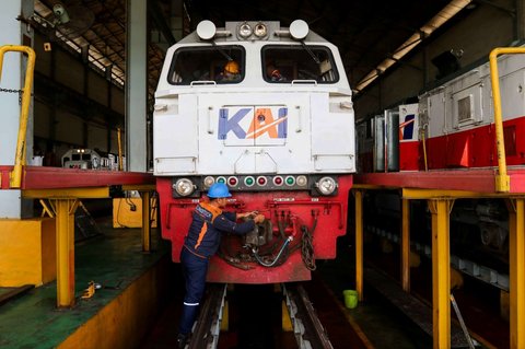 FOTO: KAI Daop 1 Jakarta Siapkan 17 Kereta Api Tambahan untuk Layani Penumpang di Libur Natal dan Tahun Baru