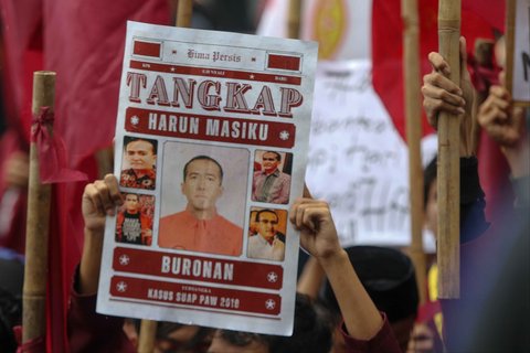 FOTO: Aksi Ratusan Mahasiswa Tuntut Penangkapan Harun Masiku, Lepas Tikus Putih ke Gedung KPK