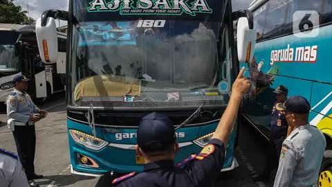 FOTO: Jelang Natal dan Tahun Baru, Terminal Kalideres Cek Kelaikan Jalan Bus-Bus AKAP