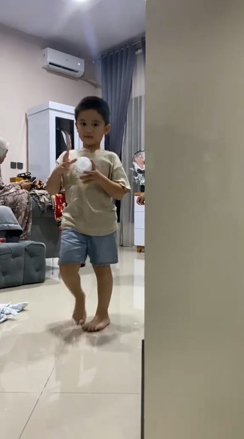 Momen Gemas Athar Anak Citra Kirana Merengek Ingin Adik, Undang Gelak Tawa Netizen