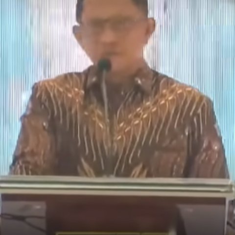 Kocak Mantan Kapolri Lempar 'Jokes Bapak-Bapak' saat Pidato soal 'Cari Istri Pintar Cari Uang'