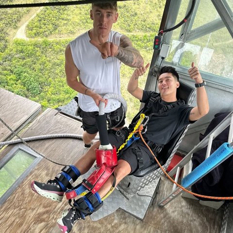 Penampilan Boy William Pacu Adrenalin dengan Bungee Jumping Tertinggi di New Zealand, Ekstrem Banget