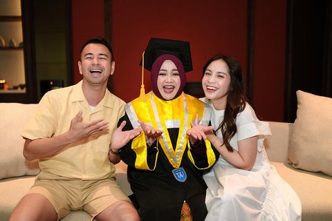 Keseruan Keluarga Raffi Ahmad Rayakan Wisuda Lala Pengasuh Rafathar, Syukuran ke Bali