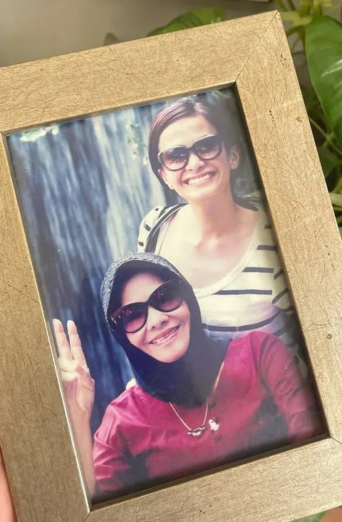 Peringatan Hari Ibu: 9 Potret Artis Unggah Foto Lawas Bersama Ibunda,  dari Raisa, Wulan Guritno hingga Anggun C Sasmi