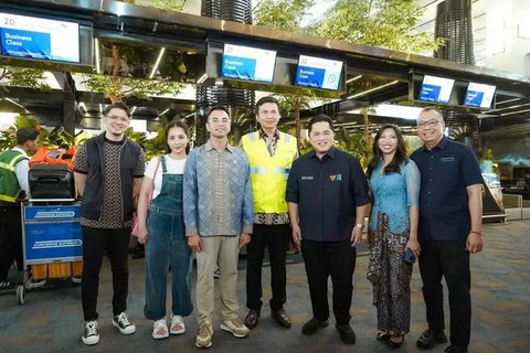 Nagita Slavina Temani Raffi Ahmad Bertemu Menteri Erick Thohir di Bandara Soekarno-Hatta, Outfit Gigi Malah Dikritik Habis Netizen