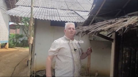 Bule Belanda Melongo Dengar Cerita Petani di Pelosok Kampung soal Cara Pembuatan Gula Aren