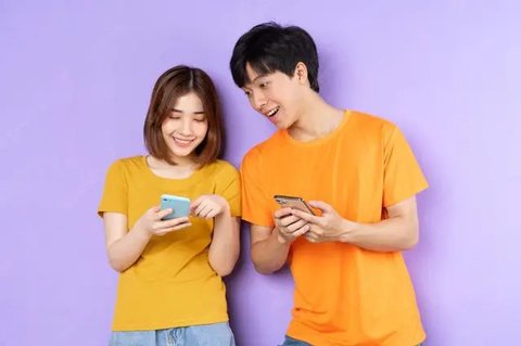 5 Hal Dalam Chatting ini Bikin Pria Makin Suka pada Kamu