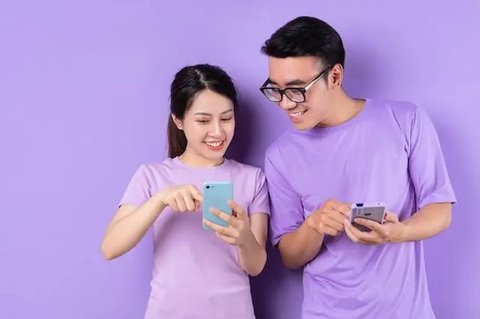 5 Hal Dalam Chatting ini Bikin Pria Makin Suka pada Kamu