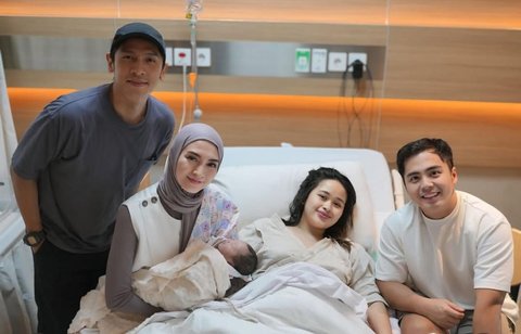 5 Potret Donita dan Adi Nugroho Jenguk Gritte Agatha yang Baru Lahiran, Penuh Keakraban