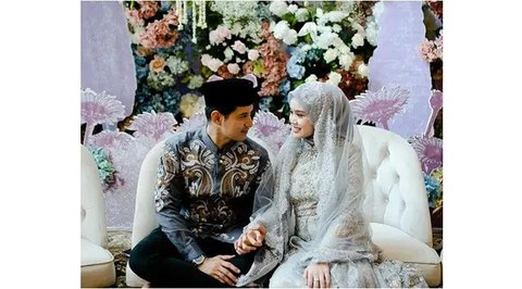 6 Potret Momen Bahagia Chand Kelvin dan Istri di Acara Tasyakuran 4 Bulan Kehamilan dan Gender Reveal