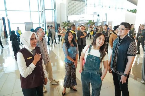 Harga Outfit Saltum Nagita Slavina saat Temani Raffi Ahmad Kunjungan Kerja ke Bandara Soekarno-Hatta Bikin Melongo