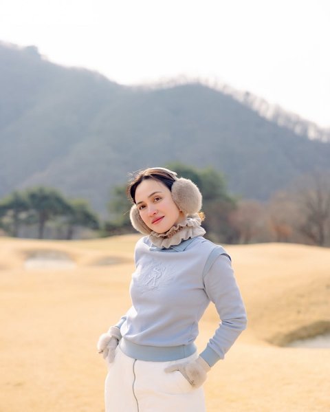 Potret Cantik dan Putih Shandy Aulia Asik Main Golf di Korea, Pesonanya Disebut Mirip Song Hye Kyo