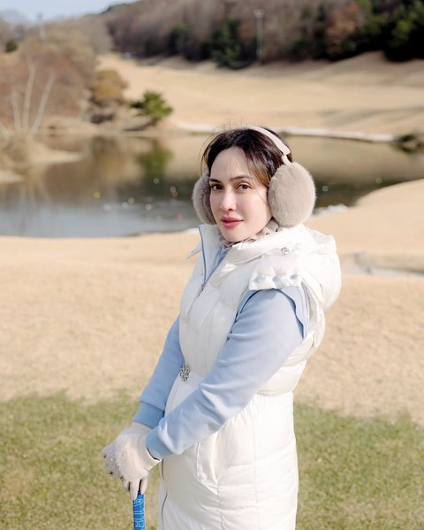 Potret Cantik dan Putih Shandy Aulia Asik Main Golf di Korea, Pesonanya Disebut Mirip Song Hye Kyo