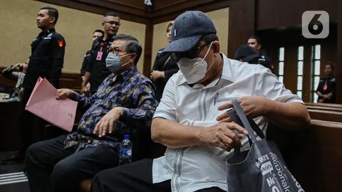 FOTO: Momen Tiga Hakim PN Surabaya Didakwa Terima Suap Rp4,6 Miliar Terkait Vonis Bebas Ronald Tannur