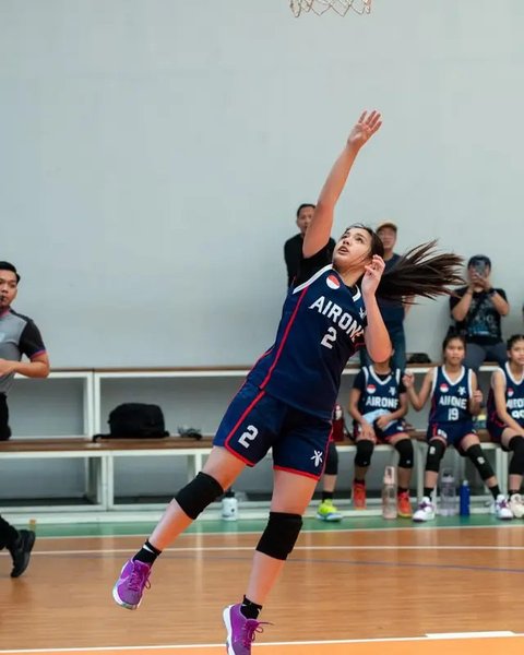 6 Potret Mikhayla Bakrie Anak Nia Ramadhani saat Tanding Basket, Tetap Cantik Meski Banjir Keringat