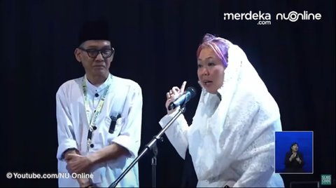 Usil Inayah Anak Gus Dur Roasting Ibu Pejabat Usai Jadi MC Haul Moncer Jabat Menteri