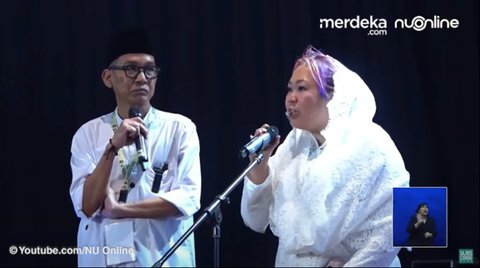 Usil Inayah Anak Gus Dur Roasting Ibu Pejabat Usai Jadi MC Haul Moncer Jabat Menteri