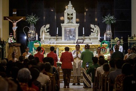 FOTO: Indahnya Perayaan Natal dalam Balutan Nuansa Jawa di Gereja Ganjuran Yogyakarta