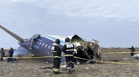 Rekaman Video di Dalam Pesawat Azerbaijan Airlines Sebelum Jatuh, Seorang Penumpang Begitu Tenang Terus Membaca Syahadat & Takbir