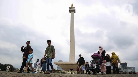 FOTO: Libur Natal dan Tahun Baru, Puncak Tugu Monas Buka Sampai Malam