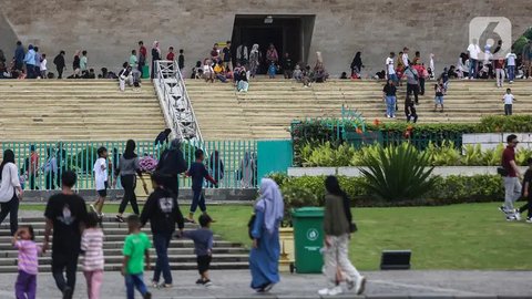 FOTO: Libur Natal dan Tahun Baru, Puncak Tugu Monas Buka Sampai Malam